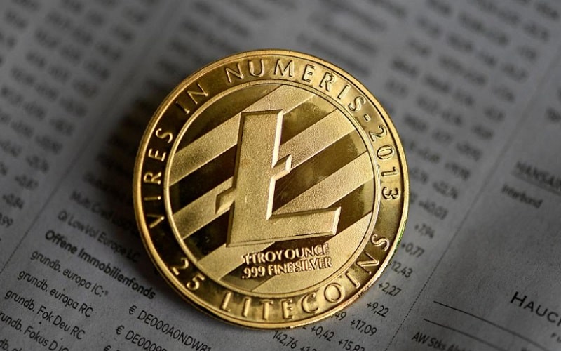 Litecoin Blockchain Successfully Implements Halving, Miners' Rewards Cut in Half